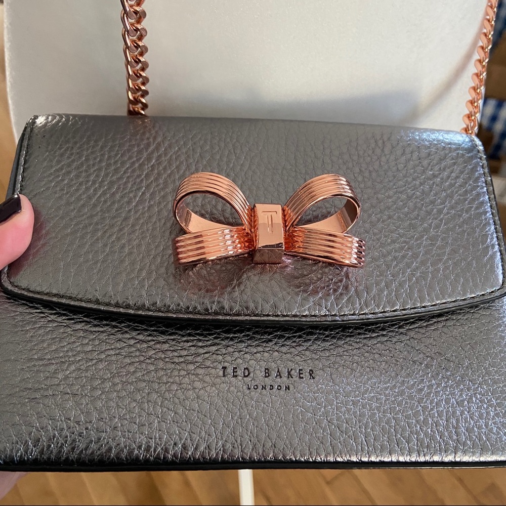 Ted Baker London Lupiin metallic bow crossbody bag